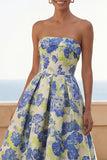 Blauwe Daffodil Flower A-lijn strapless bloemenprint met gerimpelde lange trouwjurk