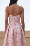 Blauwe Daffodil Flower A-lijn strapless bloemenprint met gerimpelde lange trouwjurk