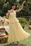 A-lijn stoffige salie strapless geplooide midi-jurk met ruches en halsdoek