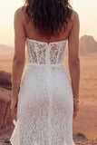 Bloemenivoor strapless gerimpelde lange boho trouwjurk