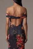 Zwarte bloemenjurk met off-the-shoulder print