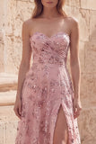 Blush pailletten Een strapless lange galajurk met split
