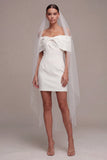 Witte off-the-shoulder bodycon korte trouwjurk met strik