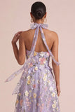 Lila geappliqueerde halter Een lijnvormige midi-jurk met ruches en 3D-bloemen