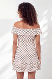 Off-the-shoulder witte zwarte A-lijn A-lijn rucherige mini-afstudeerjurk met riem
