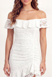 Off-the-shoulder witte kanten bodycon mini-afstudeerjurk met ruches