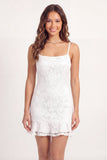 Witte kanten bodycon spaghettibandjes mini afstudeerjurk met ruches