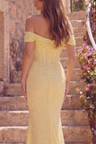 Gele off-the-shoulder zeemeermin korset lange galajurk met parels