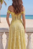 Off-the-shoulder gele kanten A-lijn korset-appliqueerde lange galajurk