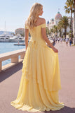 Off-the-shoulder chiffon botergele A-lijn gerimpelde maxijurk met split
