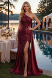 Glinsterende bordeauxrode zeemeermin met pailletten op één schouder lange galajurk met split