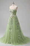 Strapless groene bloemen geborduurde A-lijn tule galajurk