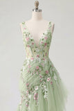 Groene bloemenjurk met V-hals met ruches en zeemeermin-appliqued galajurk