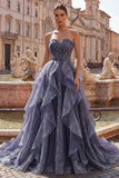 Starry Night Stoffige Blauwe strapless lange galajurk met gerimpeld lijfje en vallende ruches