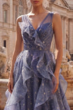 Elegante V-hals tule Starry Sky Stoffige Blauwe Galajurk met gelaagde ruches