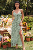 Stoffige salie bloemen spaghetti bandjes met gerimpelde maxi jurk met split