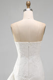 Ivory Sweetheart A-Line geappliqueerde kralenjurk met ruches