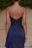 Strapless marineblauwe pailletten gerimpelde avondjurk met split