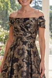 Een zwarte Jacquard Floral Mother of the Bride jurk met een lijn met off-shoulder