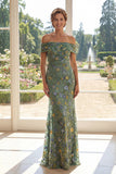 Off-the-shoulder groene zeemeermin tule geborduurde moeder van de bruid jurk