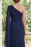 Chiffon marineblauw met één schouder gerimpelde moeder van de bruid jurk met capemouw