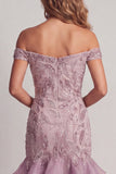 Off-the-shoulder glinsterende lila cocktailjurk met kralen en ruches