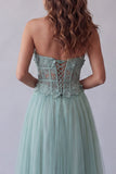 Strapless groen korset A-lijn tule appliqueerde formele jurk