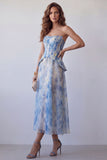 A-lijn stoffige blauwe chiffon strapless bloemen midi formele jurk