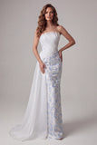 Lichtblauwe strapless bodycon gerimpelde, lange lange formele jurk met bloemen en sjerp
