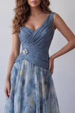 A-lijn stoffige blauwe V-hals chiffon lange formele jurk met bloemen