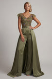 Olive appliqued V-hals Mother of the Bride jumpsuit met fladderende mouwen