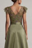 Olive appliqued V-hals Mother of the Bride jumpsuit met fladderende mouwen