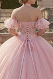 Roze baljurk met halterhals en appliqued quinceañera jurk met fladderende mouwen