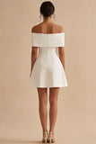 Witte Satijnen Off-the-shoulder satijnen korte afstudeerjurk met strik