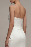 Sweetheart gerimpelde witte maxi schede verlovingsjurk met split