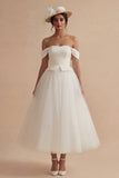 Witte off-the-shoulder A-lijn lange boho trouwjurk