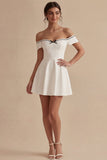 Witte off-the-shoulder korte A-lijn afstudeerjurk met strik