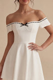 Witte off-the-shoulder korte A-lijn afstudeerjurk met strik