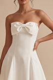 Witte A-lijn strapless korte afstudeerjurk met strik