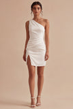 Witte Bodycon gerimpelde Mini Afstudeerjurk met één schouder en split