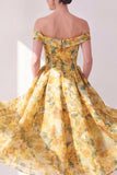 Off-the-shoulder A-lijn gele chiffon bedrukte bloemen midi-jurk met zakken