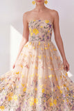 Abrikozen, strapless A-lijn tule geborduurde bloemen midi jurk
