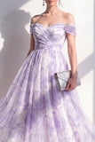 Lila off-the-shoulder A-lijn gerimpelde midi bloemenjurk