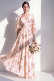 A-lijn abrikozenbloemige chiffon V-hals lange bruidsmeisjesjurk met fladderende mouwen