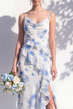 Blauwe bloemen met ruches en een lijn cowl hals bruidsmeisjesjurk