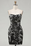Glinsterende zwarte gerimpelde bloemen strakke korte strapless homecomingjurk met pailletten