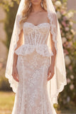 Witte Bloemenkant Zeemeermin Met Ruffles Sweep Sleep Korset Boho Trouwjurk met Sluiers
