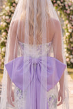 Witte paarse bloemenkant gerimpelde strapless strakke korte trouwjurk met sluiers