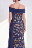 Off-the-shoulder groene schede bloemenjurk van de moeder van de bruid met sjerp