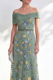 Groene A-lijn off-the-shoulder bloemenjurk in de Mother of the Bride jurk